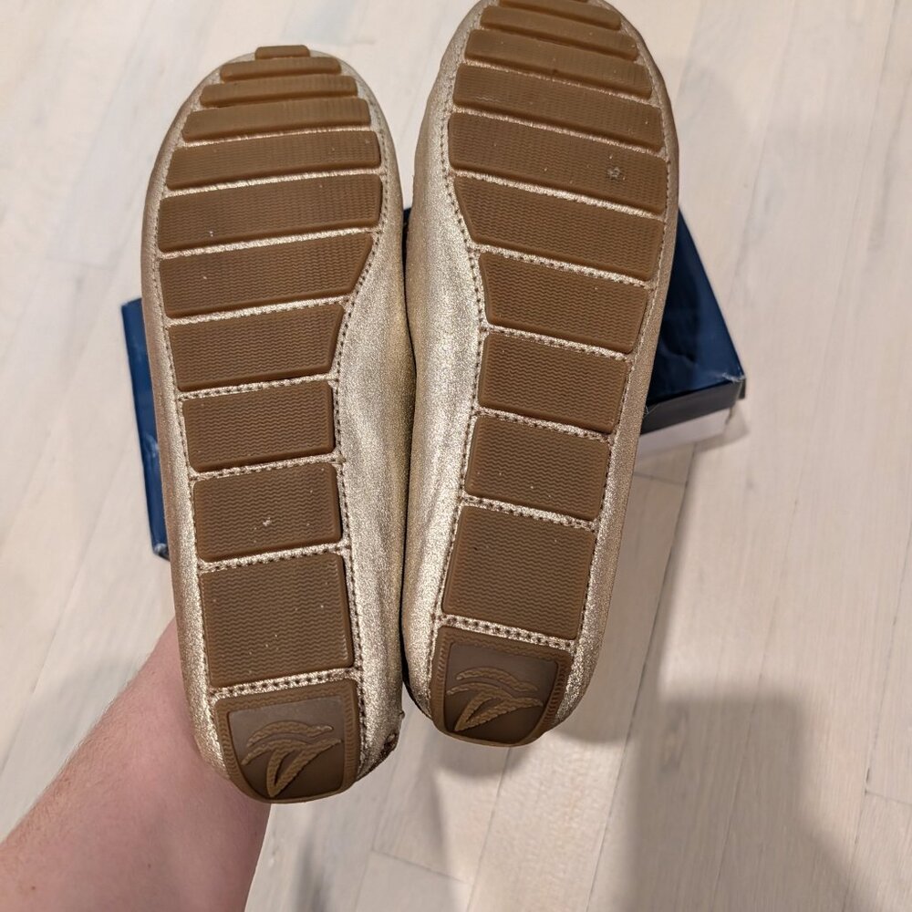 Gold sperrys never worn - Picture 3 of 6
